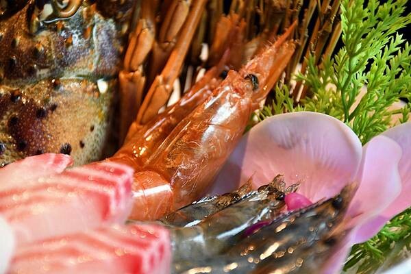 高雄市鼓山區高雄彭湃火鍋推薦【舞古賀鍋物專門店】回訪超多次，每次都能在餐點之中找到鮮甜、找到美味、找到幸福！高雄