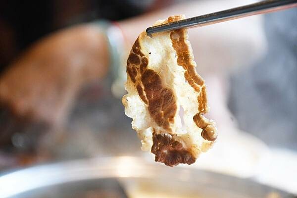 高雄市鼓山區高雄彭湃火鍋推薦【舞古賀鍋物專門店】回訪超多次，每次都能在餐點之中找到鮮甜、找到美味、找到幸福！高雄