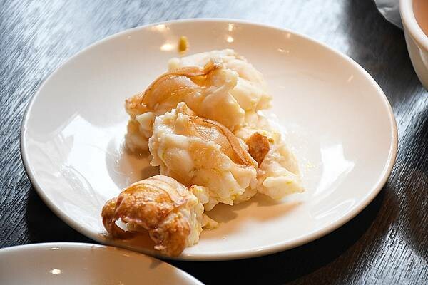 高雄市鼓山區高雄彭湃火鍋推薦【舞古賀鍋物專門店】回訪超多次，每次都能在餐點之中找到鮮甜、找到美味、找到幸福！高雄