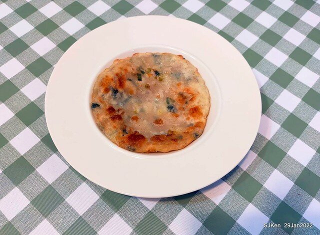 (三重三和夜市美食)「武大郎蔥油餅」(Scallion pancake booth), Sun-ho night market, Hsin-pei city, Taiwan, SJKen, Jan 29, 2022.