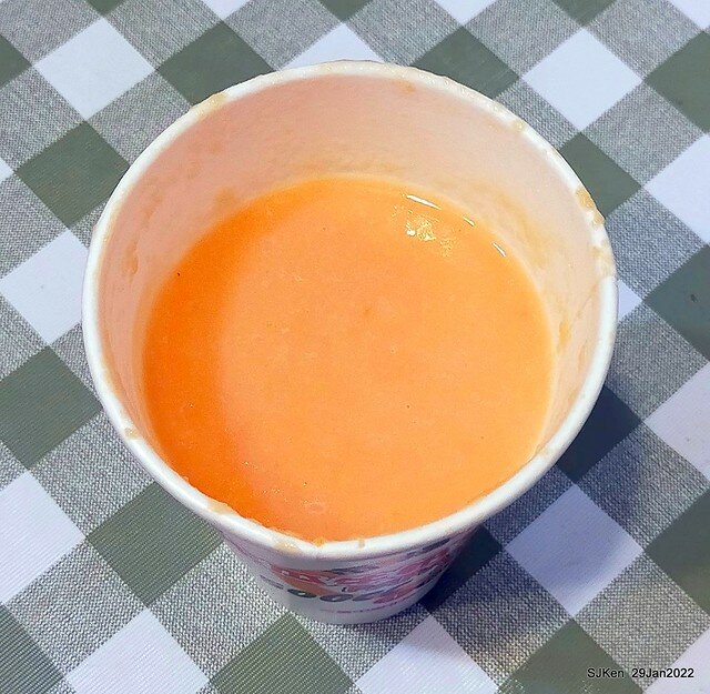 (三重三和夜市美食)「市場口木瓜牛奶專賣店」(Papaya milk booth), Sun-ho night market, Hsin-pei city, Taiwan, SJKen, Jan 29, 2022.