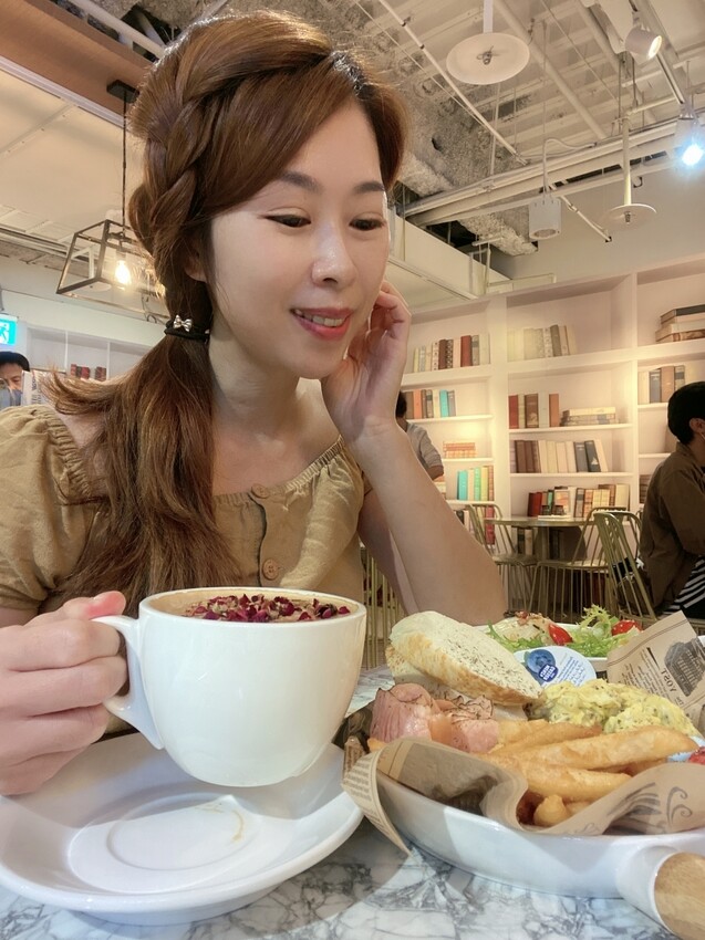 台中金典綠園道~義饗屋 di CaSa 樂活早午餐、義大利麵、燉飯,在城市享受花草簇擁,輕鬆又自在的早午餐時光~