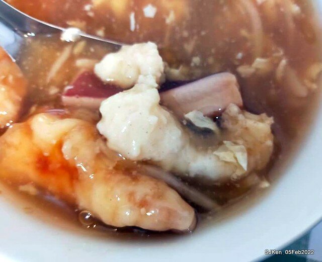 (永和美食)「樂華夜市三鮮羹」(Seafood soup booth), LeHwa night markket, Hsin-pei city, Taiwan, SJKen, Feb 5, 2022.