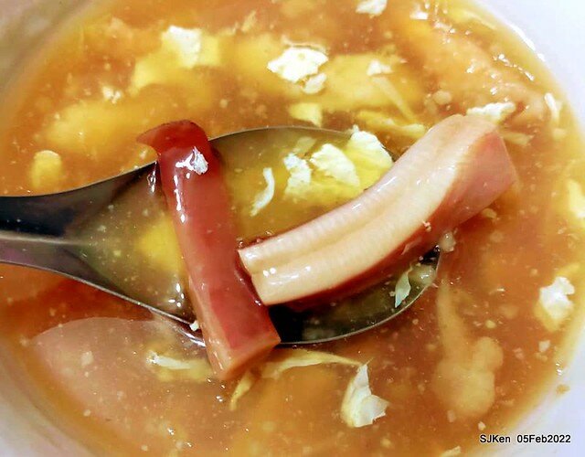 (永和美食)「樂華夜市三鮮羹」(Seafood soup booth), LeHwa night markket, Hsin-pei city, Taiwan, SJKen, Feb 5, 2022.
