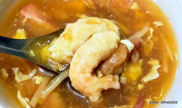 (永和美食)「樂華夜市三鮮羹」(Seafood soup booth), LeHwa night markket, Hsin-pei city, Taiwan, SJKen, Feb 5, 2022.