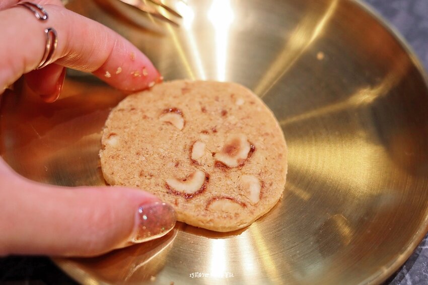 台中喜餅推薦 | Hera 赫拉 頂級喜餅，台中七期最美喜餅店，在玻璃屋一見鍾情的西式手工喜餅