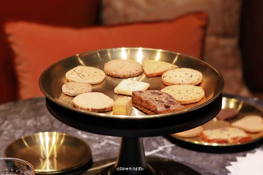 台中喜餅推薦 | Hera 赫拉 頂級喜餅，台中七期最美喜餅店，在玻璃屋一見鍾情的西式手工喜餅