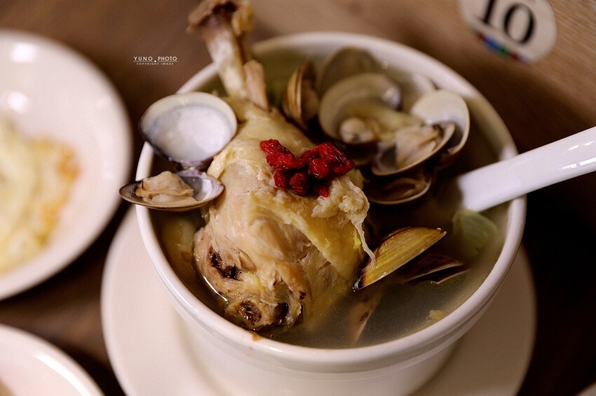 爆量蛤蠣燉湯！1人也能爽爽喝爆多料的雞湯，魚湯 台灣古早味美食｜曾响號台灣好味道