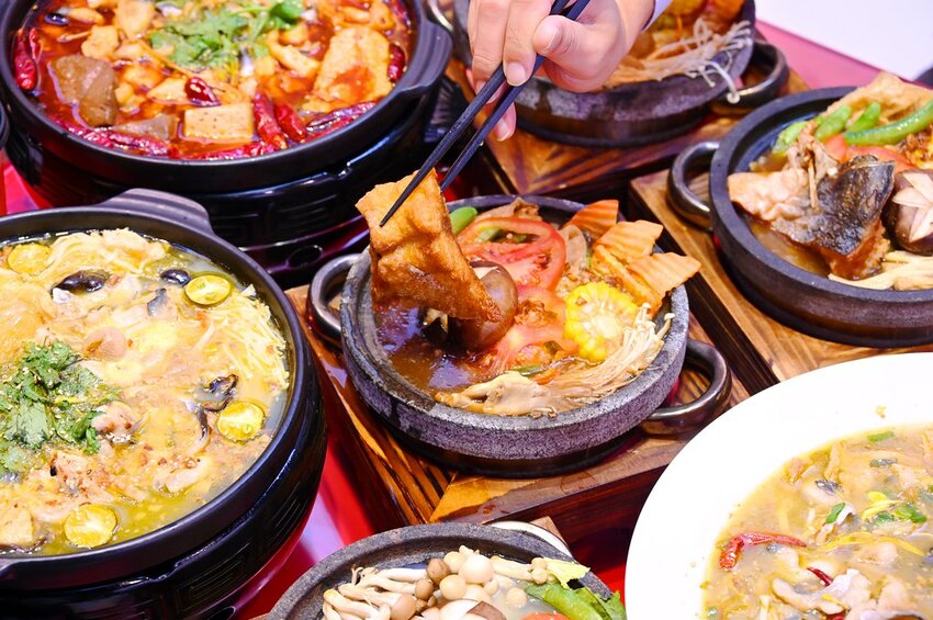 台中新開幕酸菜魚麻辣牛一個人也能吃好飽/酸麻帶勁 現燙桑拿麵豐盛好吃_江小漁酸菜魚火鍋