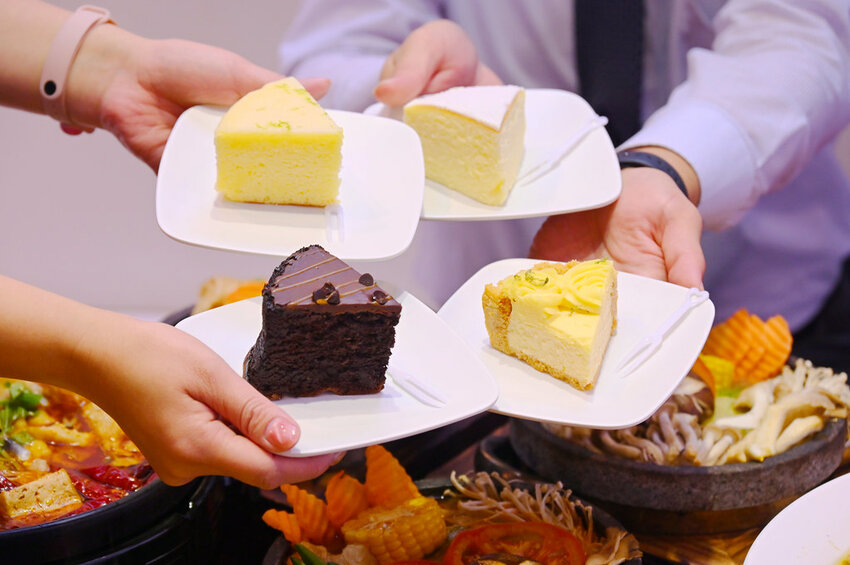 台中新開幕酸菜魚麻辣牛一個人也能吃好飽/酸麻帶勁 現燙桑拿麵豐盛好吃_江小漁酸菜魚火鍋