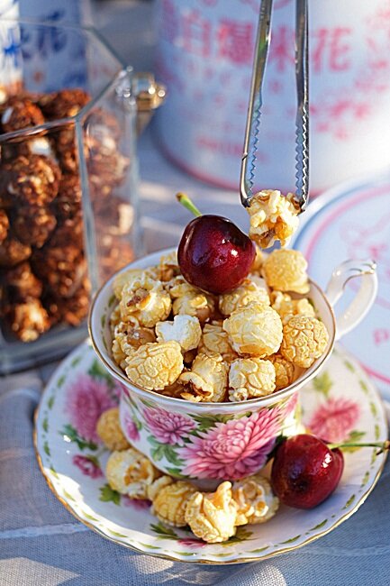 油漆桶爆米花?!台中也買的到!加碼買兩桶送超萌復古提袋,還有超有趣的豬飼料!