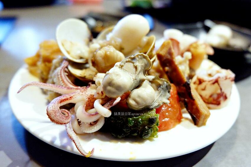 肉多多火鍋豐原太平洋店，268元起鮮蔬自助吧、飲料冰品、多種麵食吃到飽，台中火鍋迷必吃名店，樂多多集團 - 🍎 蘋果話日常🍎