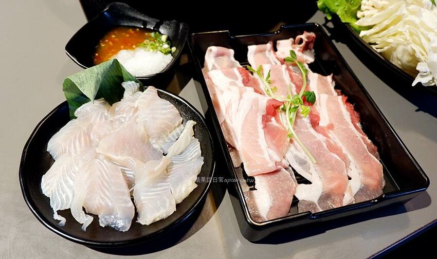 肉多多火鍋豐原太平洋店，268元起鮮蔬自助吧、飲料冰品、多種麵食吃到飽，台中火鍋迷必吃名店，樂多多集團 - 🍎 蘋果話日常🍎