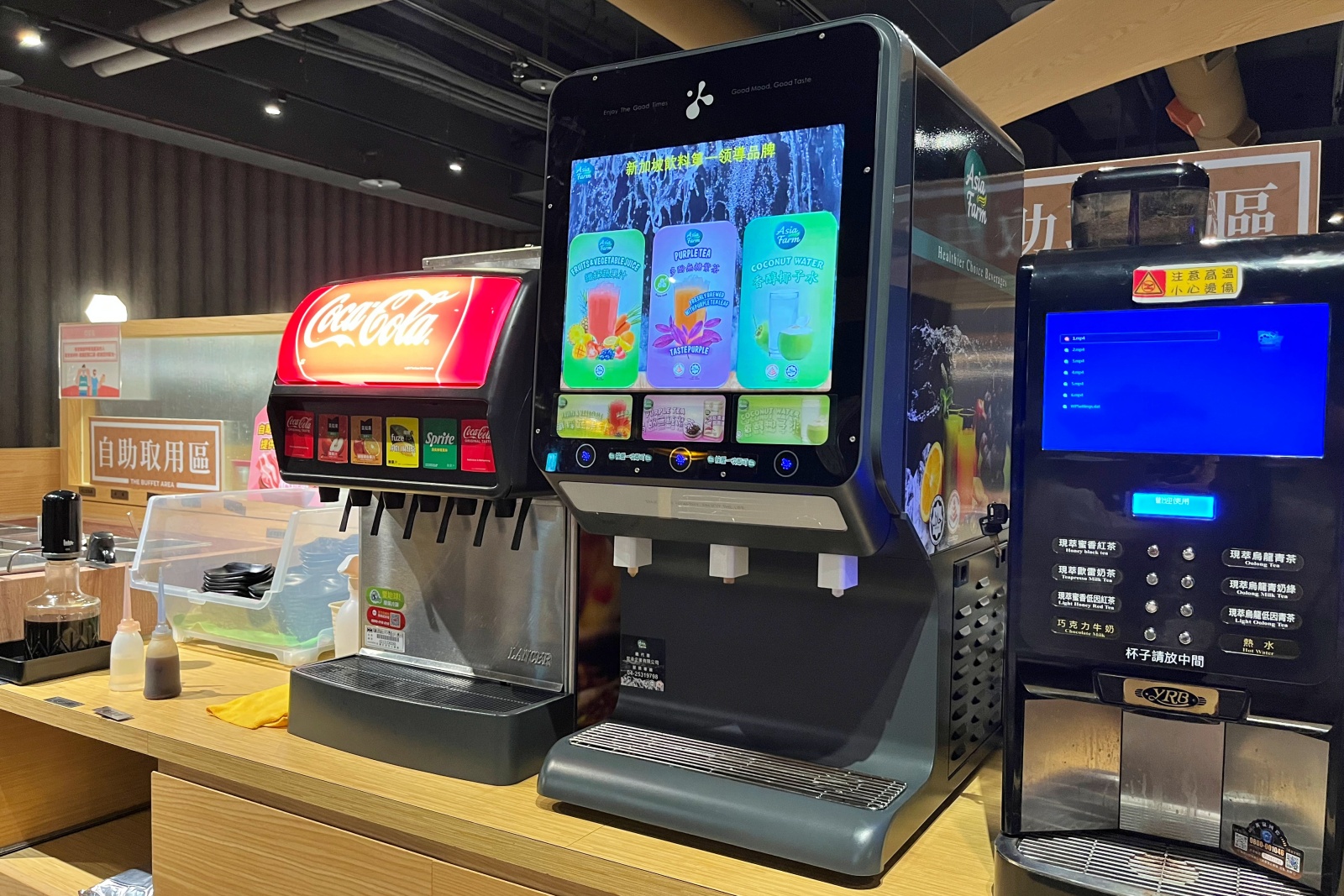 台中市豐原區竟然還紅到香港去！網路溫度計蟬聯4年冠軍「肉多多火鍋」，肉量澎派超過癮，70多種自助吧吃到飽竟然只要268元！