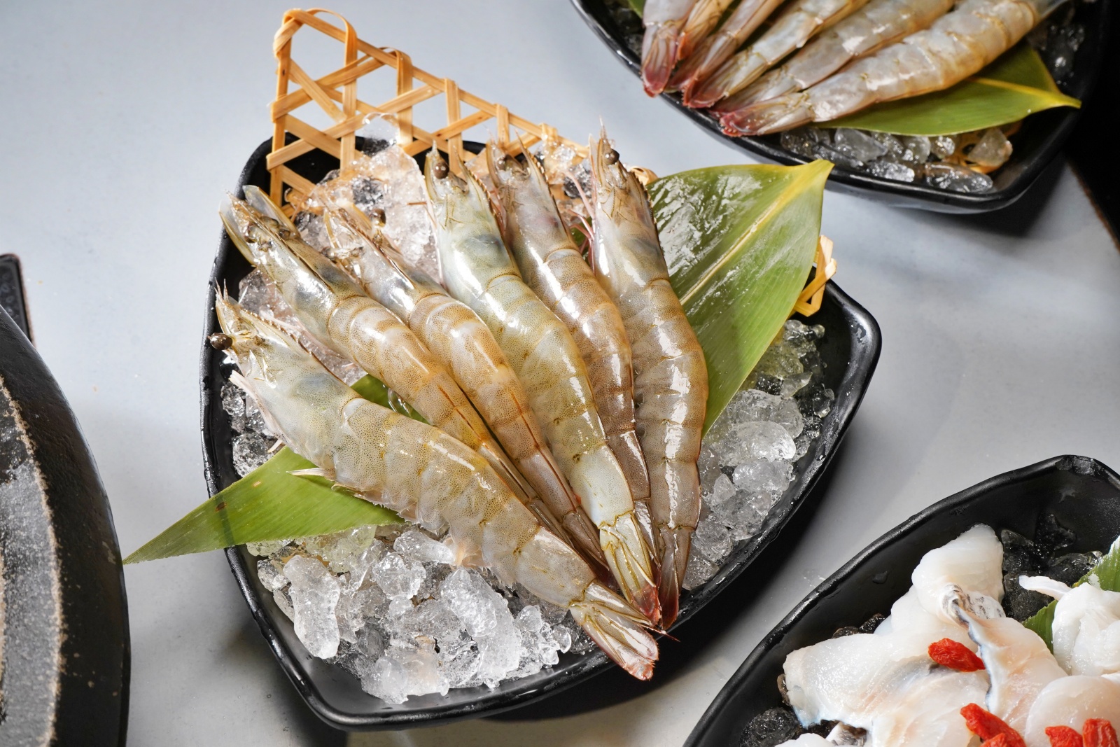 台中市豐原區竟然還紅到香港去！網路溫度計蟬聯4年冠軍「肉多多火鍋」，肉量澎派超過癮，70多種自助吧吃到飽竟然只要268元！