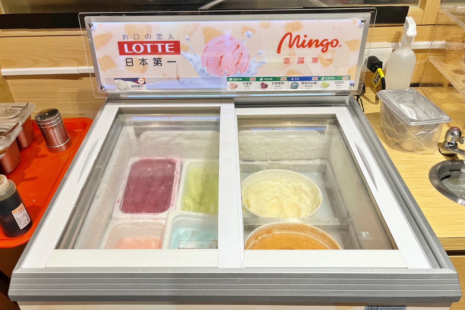 台中市豐原區竟然還紅到香港去！網路溫度計蟬聯4年冠軍「肉多多火鍋」，肉量澎派超過癮，70多種自助吧吃到飽竟然只要268元！