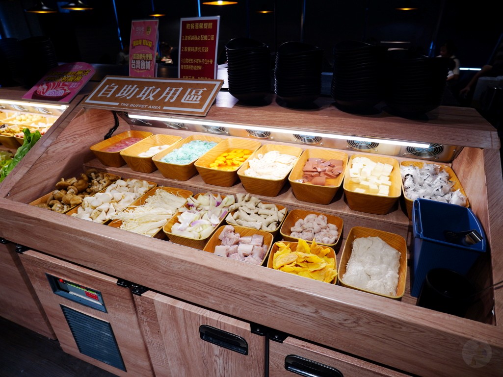 台中市豐原區肉多多火鍋台中豐原太平洋店｜美牛豬大聯萌25oz超大肉盤，爆炒川府麻辣湯香氣四溢，降肉!降肉!【豐原地區火鍋推薦】