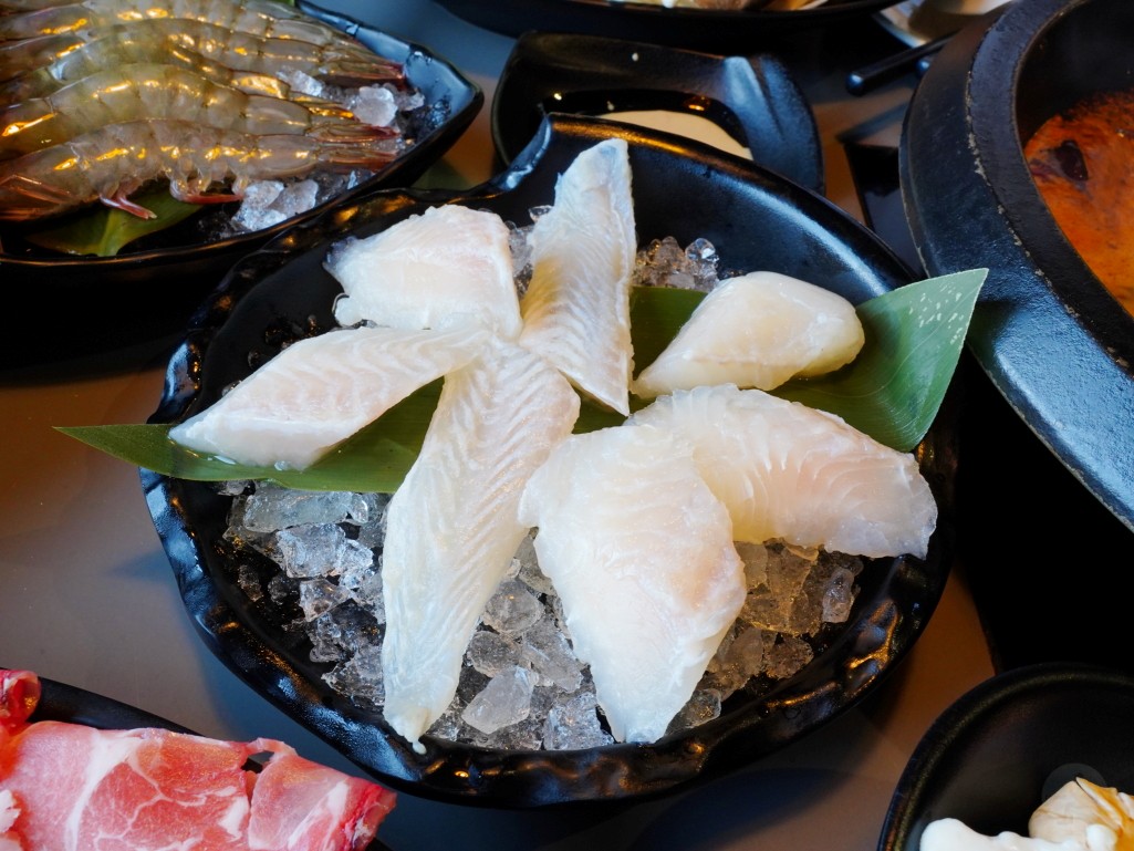 台中市豐原區肉多多火鍋台中豐原太平洋店｜美牛豬大聯萌25oz超大肉盤，爆炒川府麻辣湯香氣四溢，降肉!降肉!【豐原地區火鍋推薦】