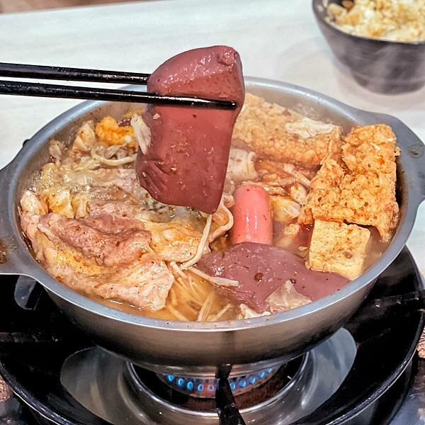 珍好味職人鍋物∥鳳山區美食∥多種百元鍋物∥雪淇冰、白飯、飲品無限享用∥另有牛肉爐真空及台南意麵禮盒組