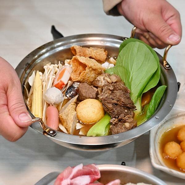 珍好味職人鍋物∥鳳山區美食∥多種百元鍋物∥雪淇冰、白飯、飲品無限享用∥另有牛肉爐真空及台南意麵禮盒組