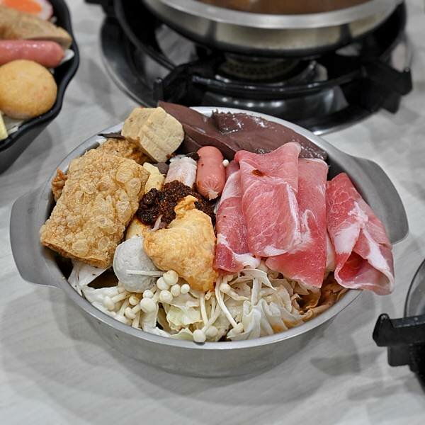 珍好味職人鍋物∥鳳山區美食∥多種百元鍋物∥雪淇冰、白飯、飲品無限享用∥另有牛肉爐真空及台南意麵禮盒組