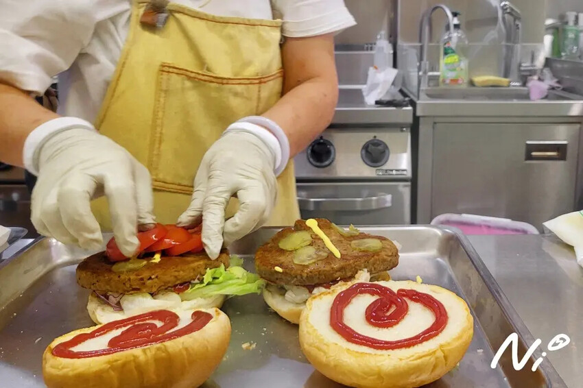 202411 嘉義東區 JUST BURGER 加蔬特無肉蔬食漢堡