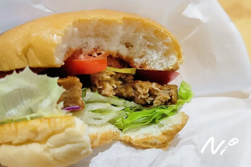 202411 嘉義東區 JUST BURGER 加蔬特無肉蔬食漢堡