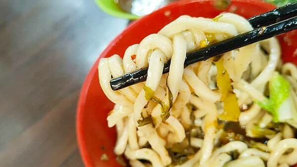 【台北美食】城中老牌牛肉拉麵大王｜台北車站附近帶有濃厚特色的爆推美食