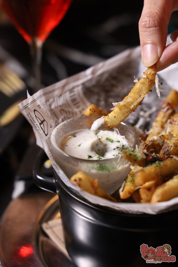 【高雄酒吧】南喃至嶼 nan nan！隱身在巷弄內的人氣酒吧，少見的泰奶調酒也太好喝了吧~ - 熱血玩台南。跳躍新世界