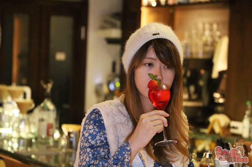 【高雄酒吧】南喃至嶼 nan nan！隱身在巷弄內的人氣酒吧，少見的泰奶調酒也太好喝了吧~ - 熱血玩台南。跳躍新世界