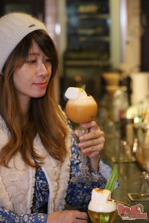 【高雄酒吧】南喃至嶼 nan nan！隱身在巷弄內的人氣酒吧，少見的泰奶調酒也太好喝了吧~ - 熱血玩台南。跳躍新世界