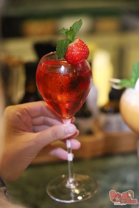 【高雄酒吧】南喃至嶼 nan nan！隱身在巷弄內的人氣酒吧，少見的泰奶調酒也太好喝了吧~ - 熱血玩台南。跳躍新世界