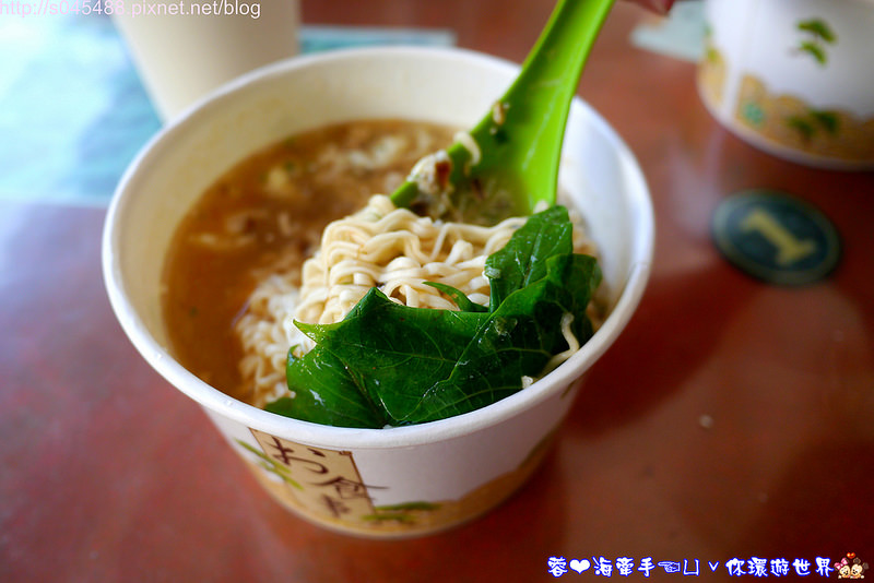 【花蓮美食】黎明紅茶♥大老遠就為了這碗泡麵，真的太美味了!!