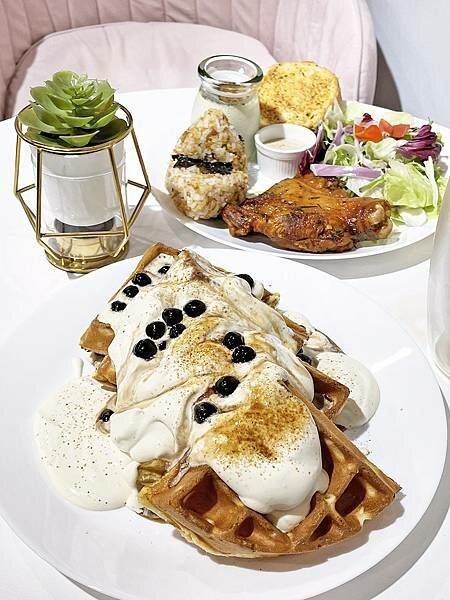 林口中山│職藝咖啡中山門市:安靜舒適的不限時質感咖啡店,看書辦公吃輕食│珍珠奶茶鬆餅、手做飯糰、百香果可爾必思氣泡飲【附菜單】