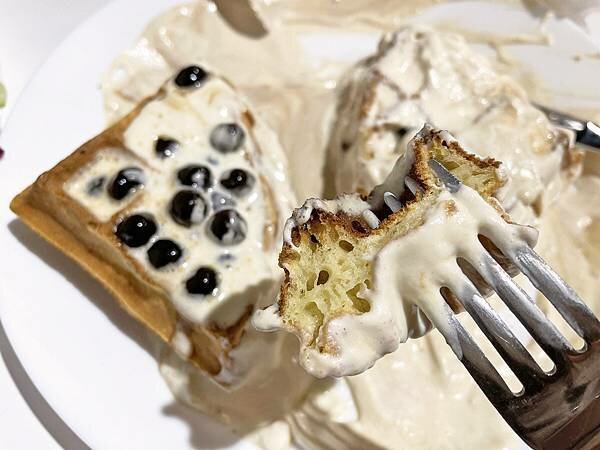 林口中山│職藝咖啡中山門市:安靜舒適的不限時質感咖啡店,看書辦公吃輕食│珍珠奶茶鬆餅、手做飯糰、百香果可爾必思氣泡飲【附菜單】