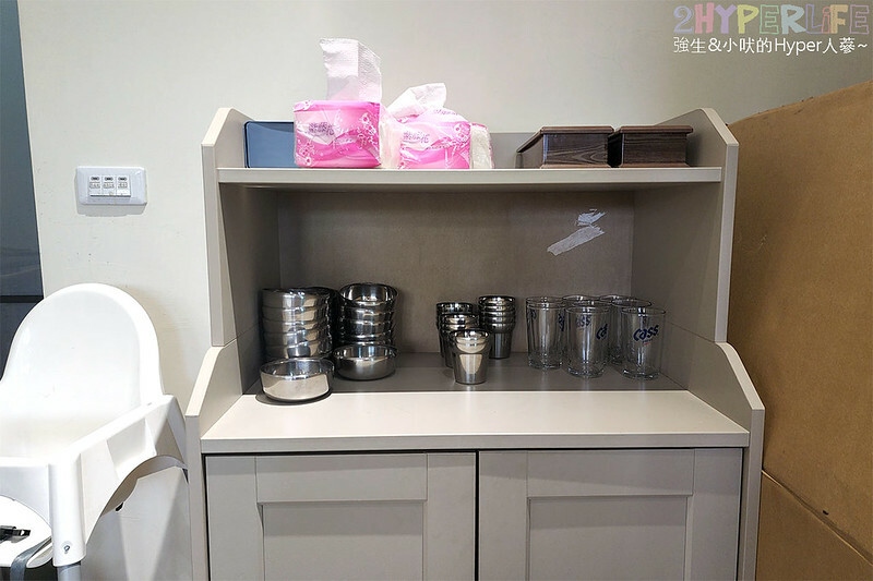 低調隱藏在透天民宅裡的韓式料理,韓式部隊鍋超大份吃起來好過癮!去高美溼地和鰲峰山走跳後可以順便來吃~