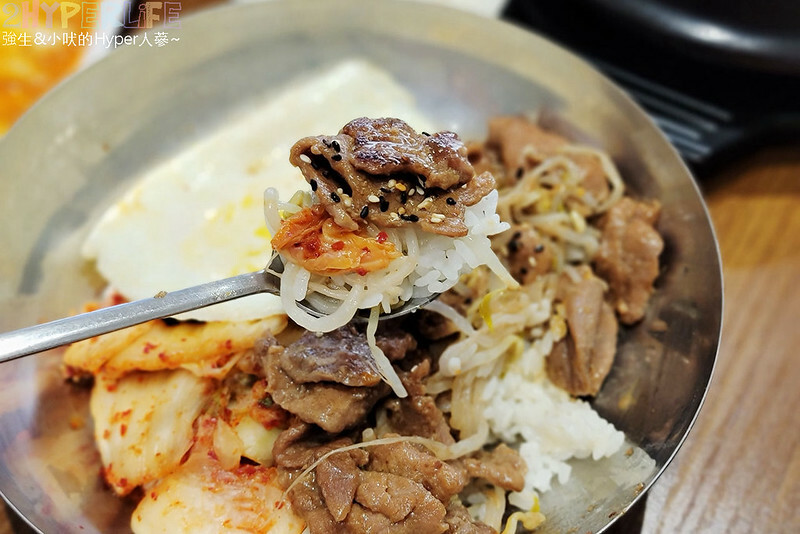 低調隱藏在透天民宅裡的韓式料理,韓式部隊鍋超大份吃起來好過癮!去高美溼地和鰲峰山走跳後可以順便來吃~