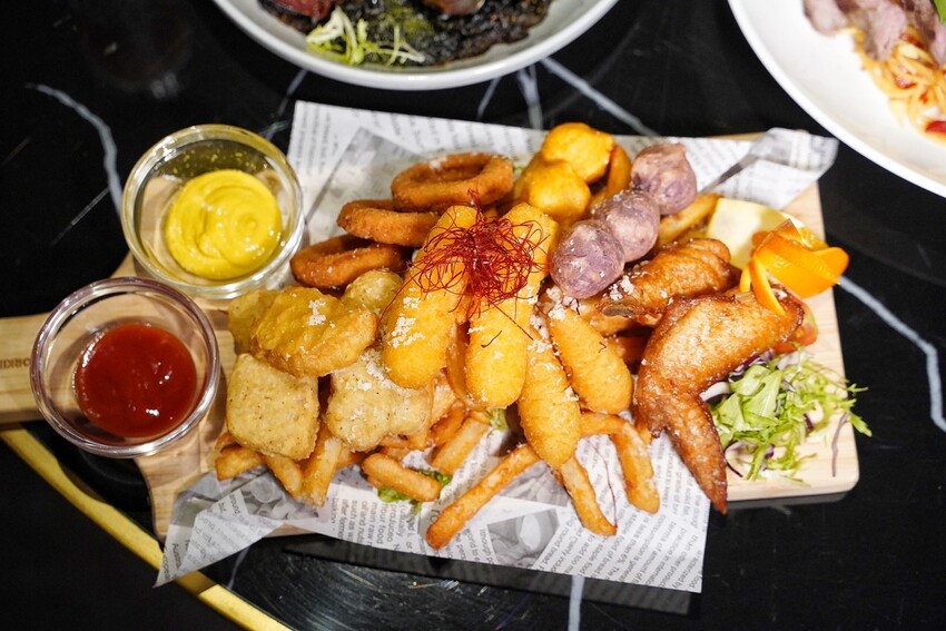 【帕朵拉義式餐廳】我的愛店不私藏!吃過絕對讓人念念不忘!燈光美、氣氛佳,餐點選擇多樣化,特別適合情侶約會、三五好友、家庭客來用餐! - 阿華田的美食日記