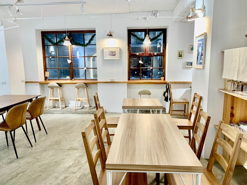 【台北】忠孝復興咖啡廳｜小島慢遊 複合式文創空間 咖啡X手做文創 輕食、工作坊、展覽的結合 台港文化連結交織出的幸福空間