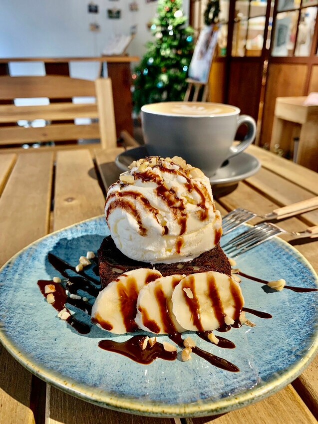 【台北】忠孝復興咖啡廳｜小島慢遊 複合式文創空間 咖啡X手做文創 輕食、工作坊、展覽的結合 台港文化連結交織出的幸福空間