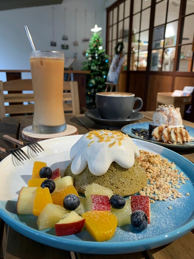 【台北】忠孝復興咖啡廳｜小島慢遊 複合式文創空間 咖啡X手做文創 輕食、工作坊、展覽的結合 台港文化連結交織出的幸福空間