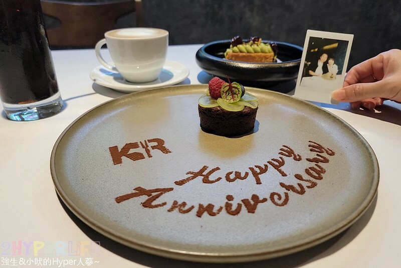 位於台中七期豪宅區的高檔牛排店，連續五年入選米其林指南推薦，適合慶生或情侶約會哦！