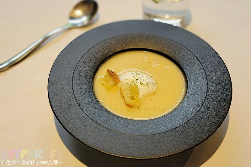 位於台中七期豪宅區的高檔牛排店，連續五年入選米其林指南推薦，適合慶生或情侶約會哦！