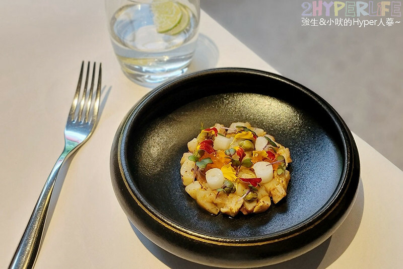 位於台中七期豪宅區的高檔牛排店，連續五年入選米其林指南推薦，適合慶生或情侶約會哦！