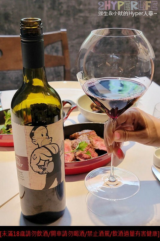 位於台中七期豪宅區的高檔牛排店，連續五年入選米其林指南推薦，適合慶生或情侶約會哦！