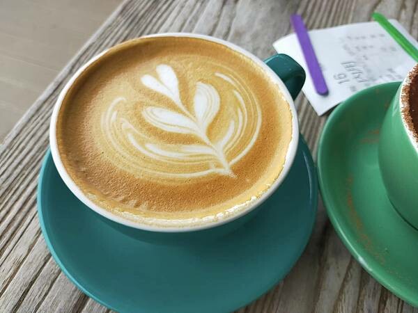 新竹尖石綠木頭景觀餐廳~看山嵐如何將絕美脆綠山脈淹沒~雲霧裊