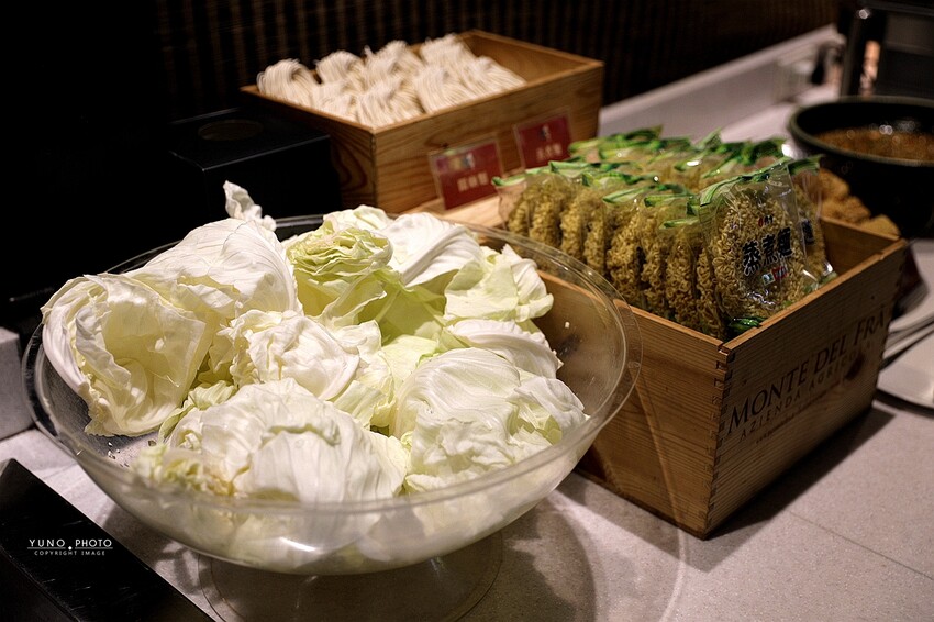 不到400元套餐 超過20種蔬菜鍋料 蔬菜熟食飲料無限吃到飽！專人服務剝蝦超享受｜昭日堂鍋煮