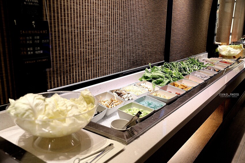 不到400元套餐 超過20種蔬菜鍋料 蔬菜熟食飲料無限吃到飽！專人服務剝蝦超享受｜昭日堂鍋煮