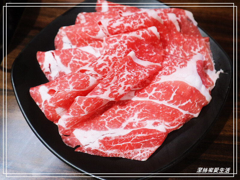 孫太太嚴選超市火鍋-桃園中壢/平日限定!最新好康優惠-239元起.個人輕火鍋套餐~滷肉飯麻辣鴨血吃到飽.外加飲料無限喝還免收服務費 - 潔絲蜜愛生活