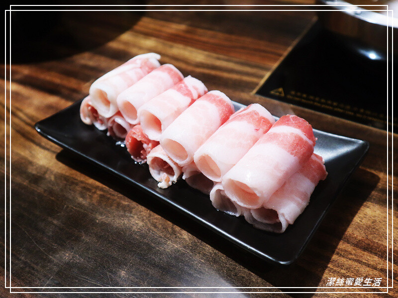 孫太太嚴選超市火鍋-桃園中壢/平日限定!最新好康優惠-239元起.個人輕火鍋套餐~滷肉飯麻辣鴨血吃到飽.外加飲料無限喝還免收服務費 - 潔絲蜜愛生活